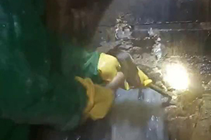 信阳消防水池堵漏施工视频